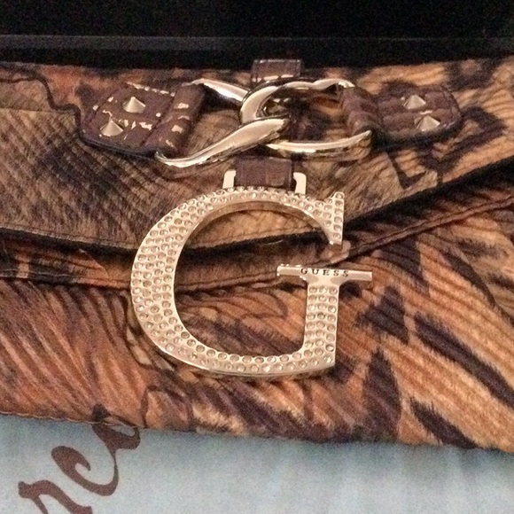 Guess - Picture 2 of 9